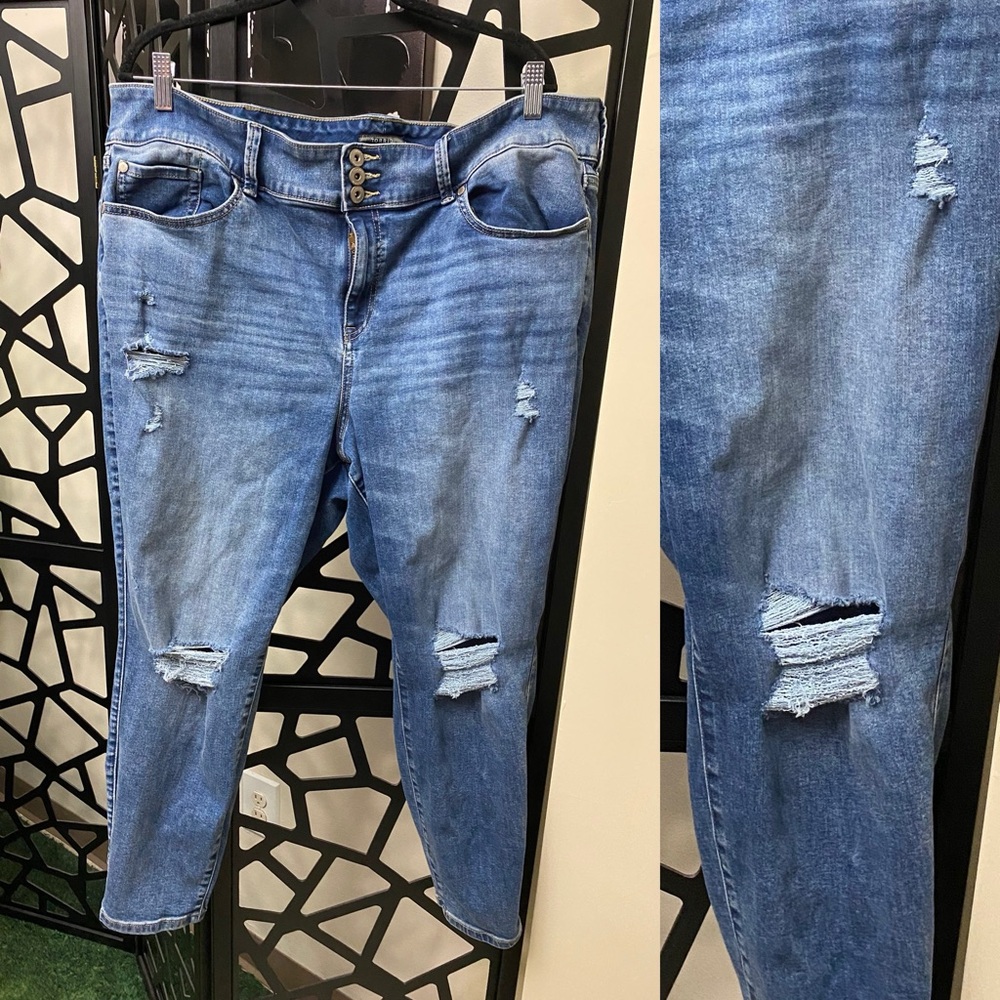 Torrid Jeggings (super soft) Distressed Jeans